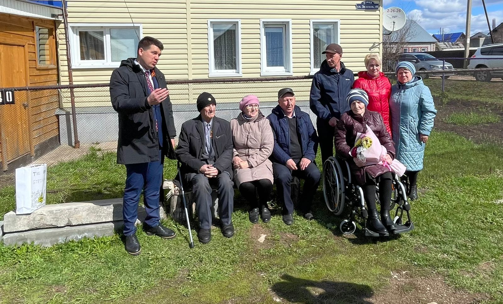 Сегодня в Бугульме поздравили ветерана ВОВ  Василия Петровича Бунакова