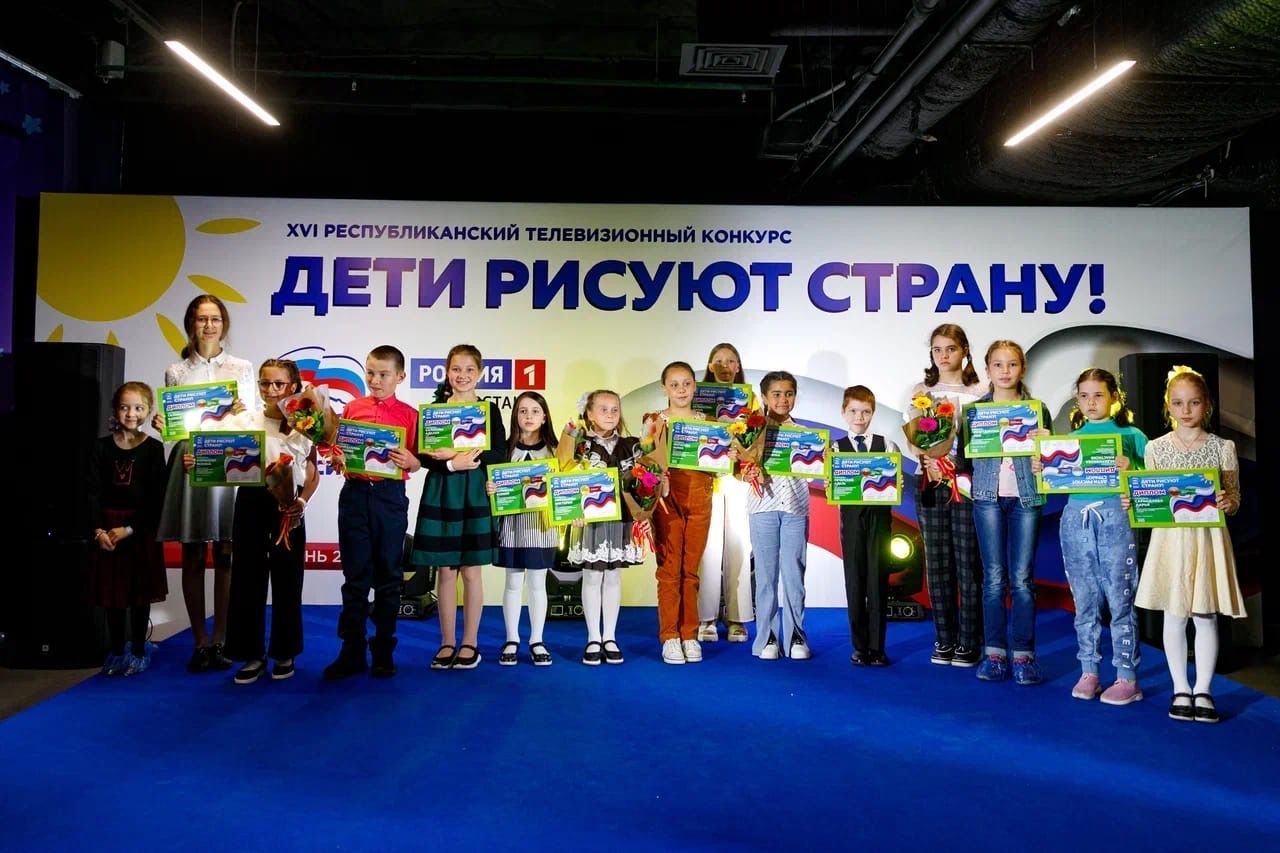 Ученика Бугульминской школы наградили за третье место в конкурсе «Дети рисуют страну»