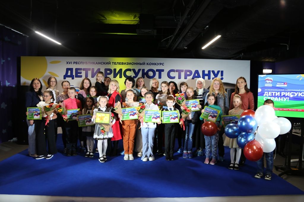 Ученика Бугульминской школы наградили за третье место в конкурсе «Дети рисуют страну»
