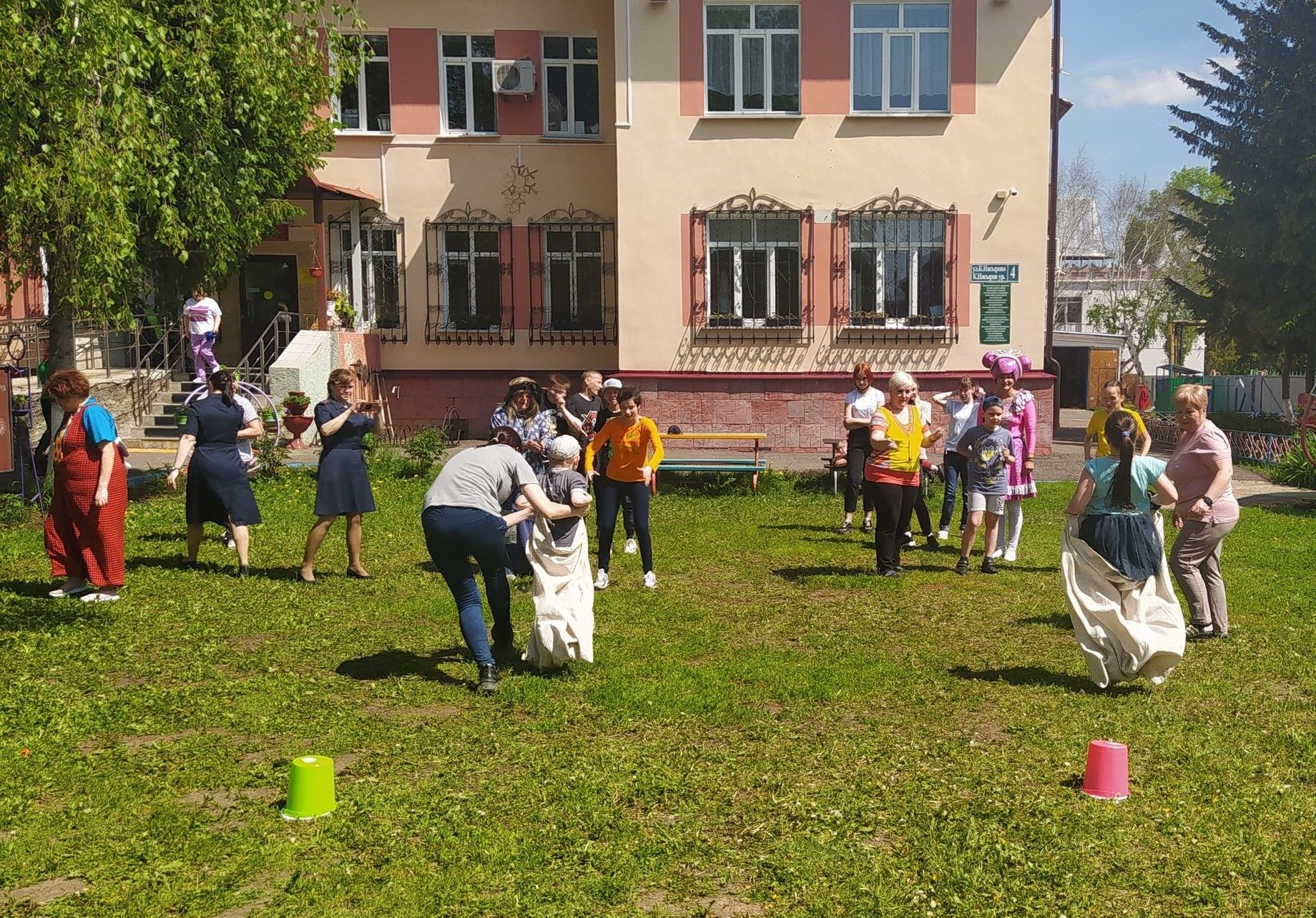 Добровольцы, сотрудники СИЗО 3 и благотворители города провели праздник детства