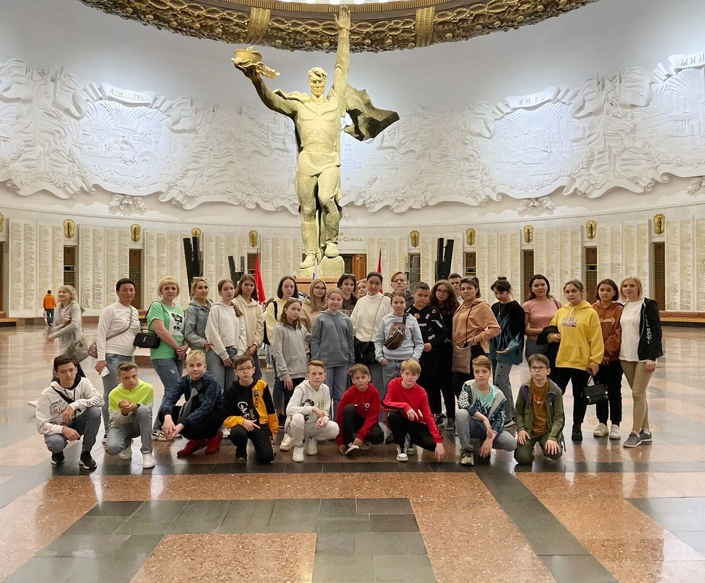 Ученики бугульминских школ провели в городе-герое Москве один незабываемый день