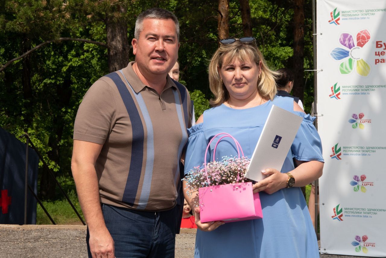 Мэр Бугульмы поздравил медиков с их профессиональным праздником
