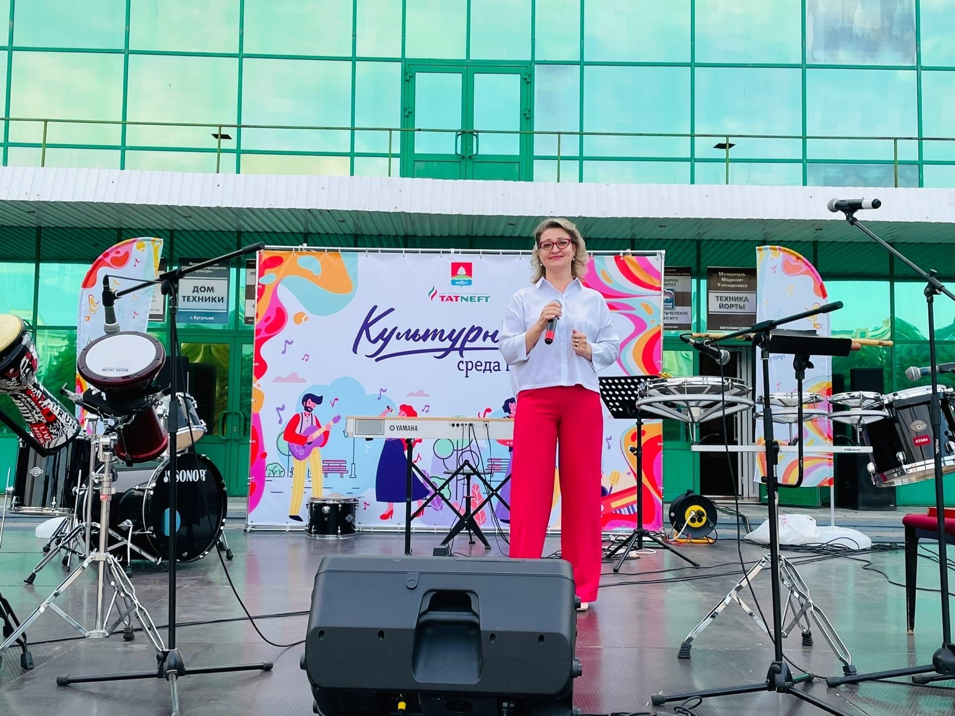 В Бугульме провели праздничный концерт "Ромашковое счастье"