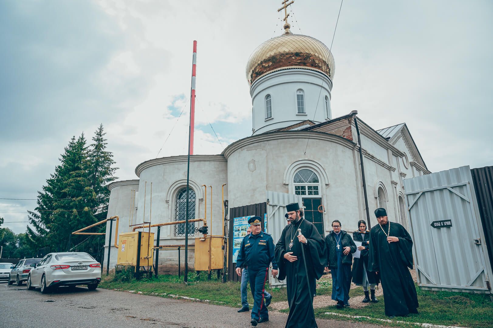 В Бугульме епископ Мефодий проверил ход строительно-реставрационных работ Казанско-Богородицкого монастыря