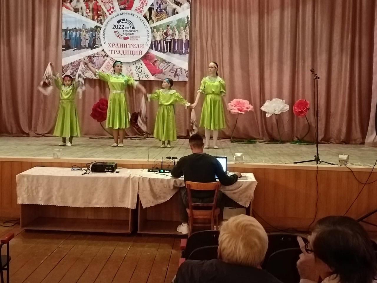 В Бугульминском сельском Доме культуры рассказали о национальных традициях народов Татарстана