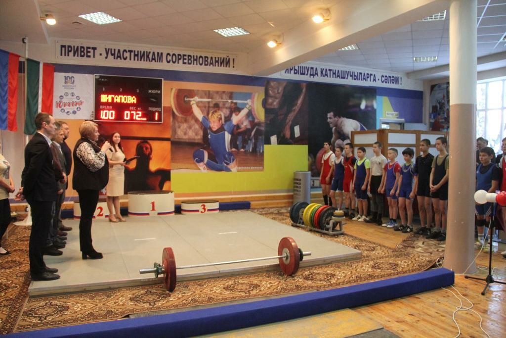 В Бугульме проходит Первенство Республики Татарстан по тяжёлой атлетике