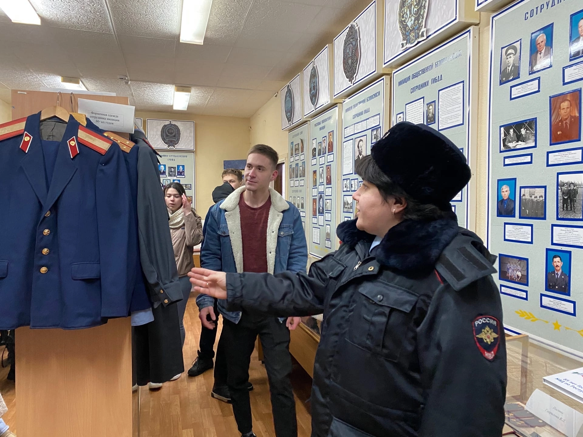 Студенты посетили дежурную часть и музей истории полиции Бугульмы