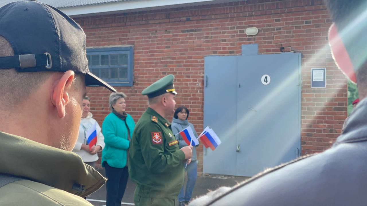 Троих бугульминцев проводили на службу в зону спецоперации