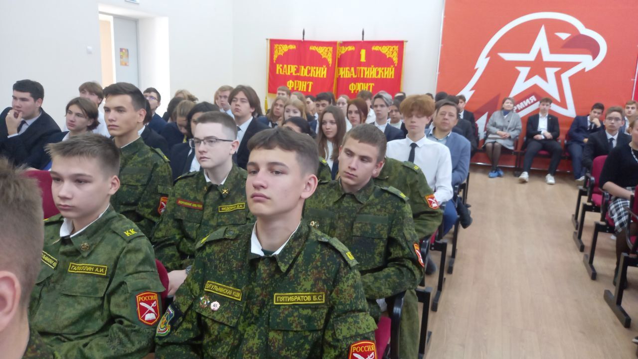 Молодежь Бугульмы приглашают вступить в ряды курсантов лучших военных вузов страны
