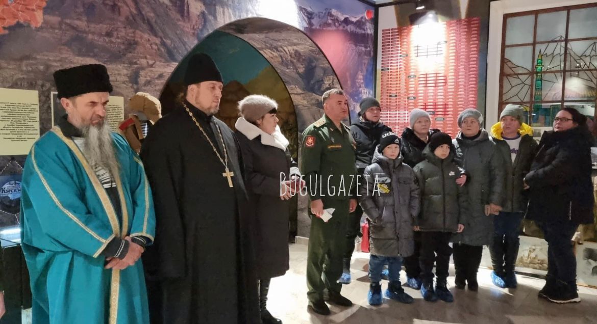 В зале боевой славы «Память» состоялась торжественная отправка двоих бугульминцев в зону СВО