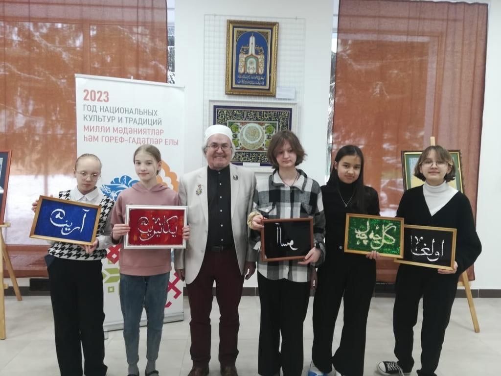 В Бугульме открылась выставка заслуженного деятеля искусств Республики Татарстан