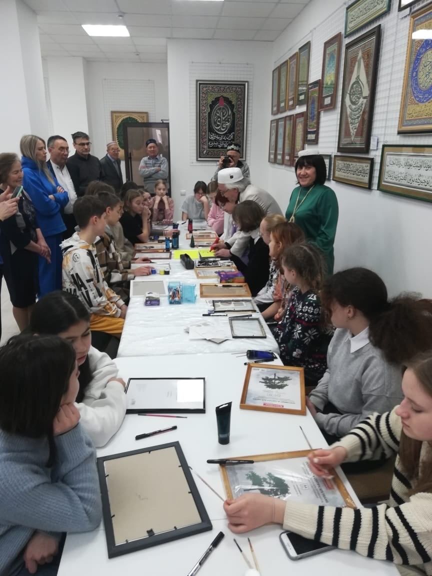В Бугульме открылась выставка заслуженного деятеля искусств Республики Татарстан