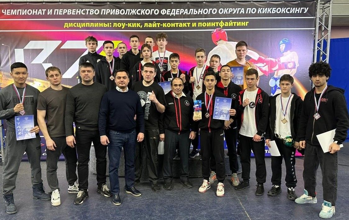 Бугульминцы привезли с чемпионата по кикбоксингу полный комплект наград