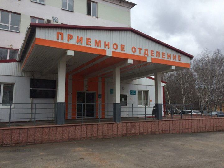 Бугульминца госпитализировали в ЦРБ с ножевым ранением грудной клетки