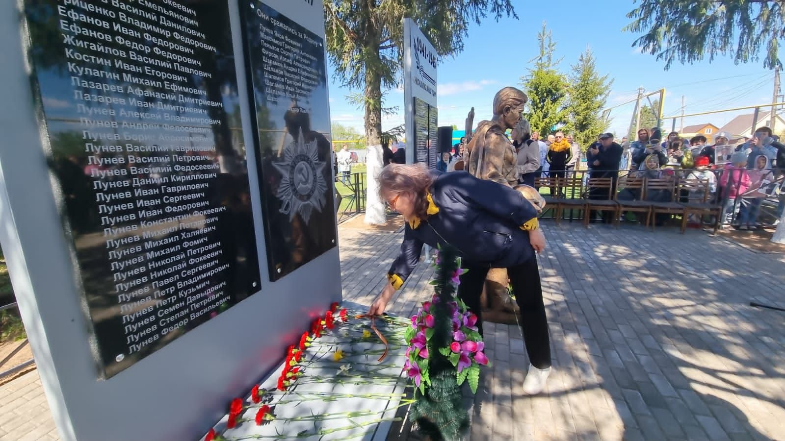 В Бугульминском районе открыли памятник солдатам Великой Отечественной войны