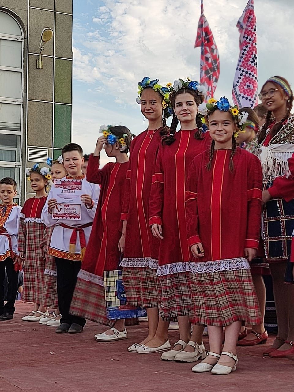 Творческие коллективы из Бугульмы выступили на фестивале в Альметьевском районе