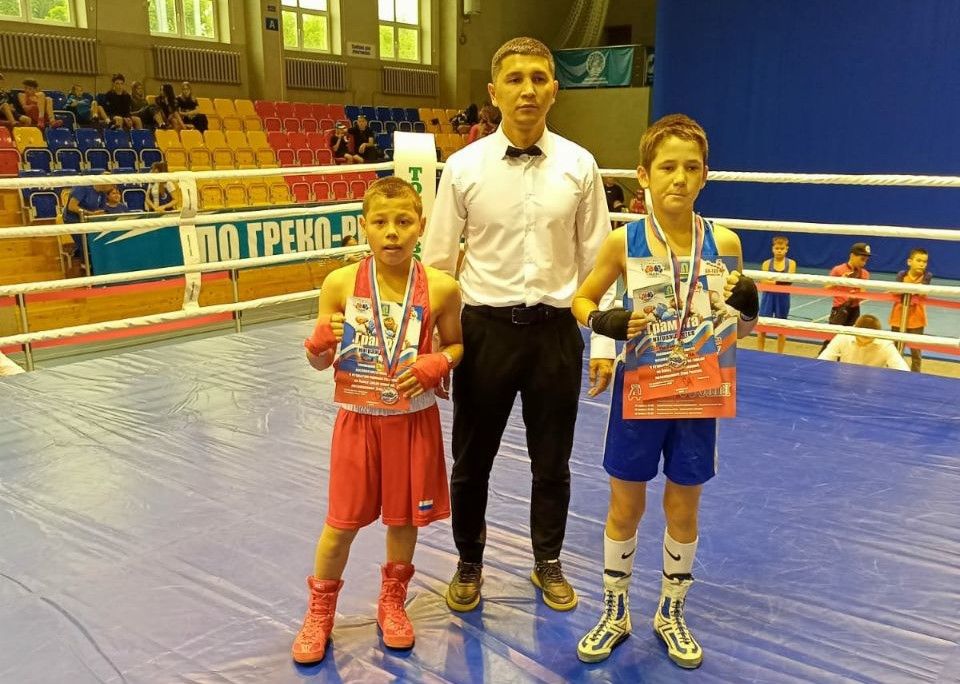 Бугульминские боксеры привезли из Башкирии четыре золотые медали