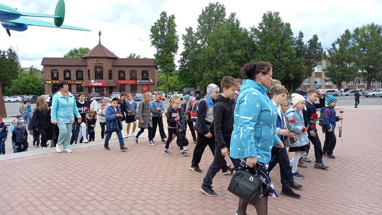 Бугульминцы в День памяти и скорби почтили память погибших в Великой Отечественной войне