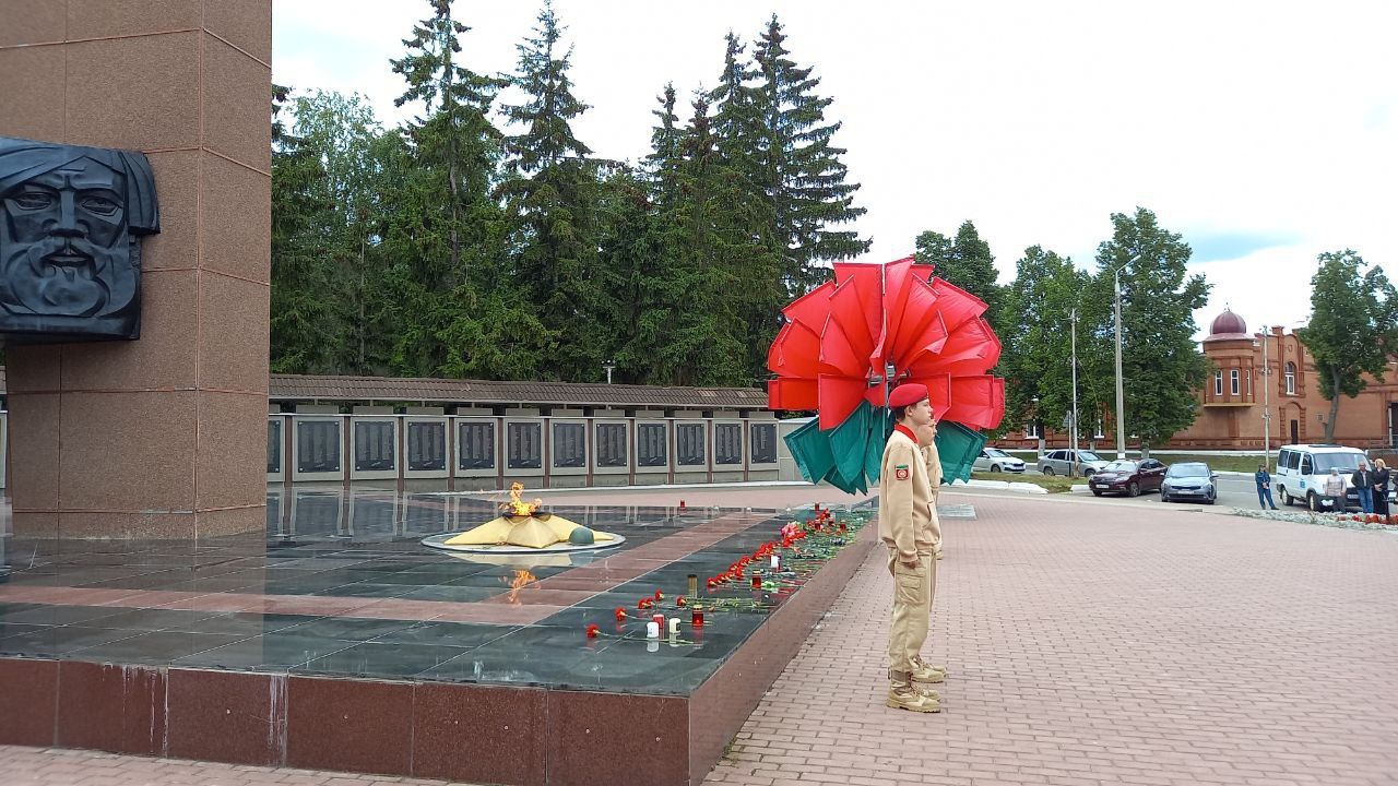 Бугульминцы в День памяти и скорби почтили память погибших в Великой Отечественной войне