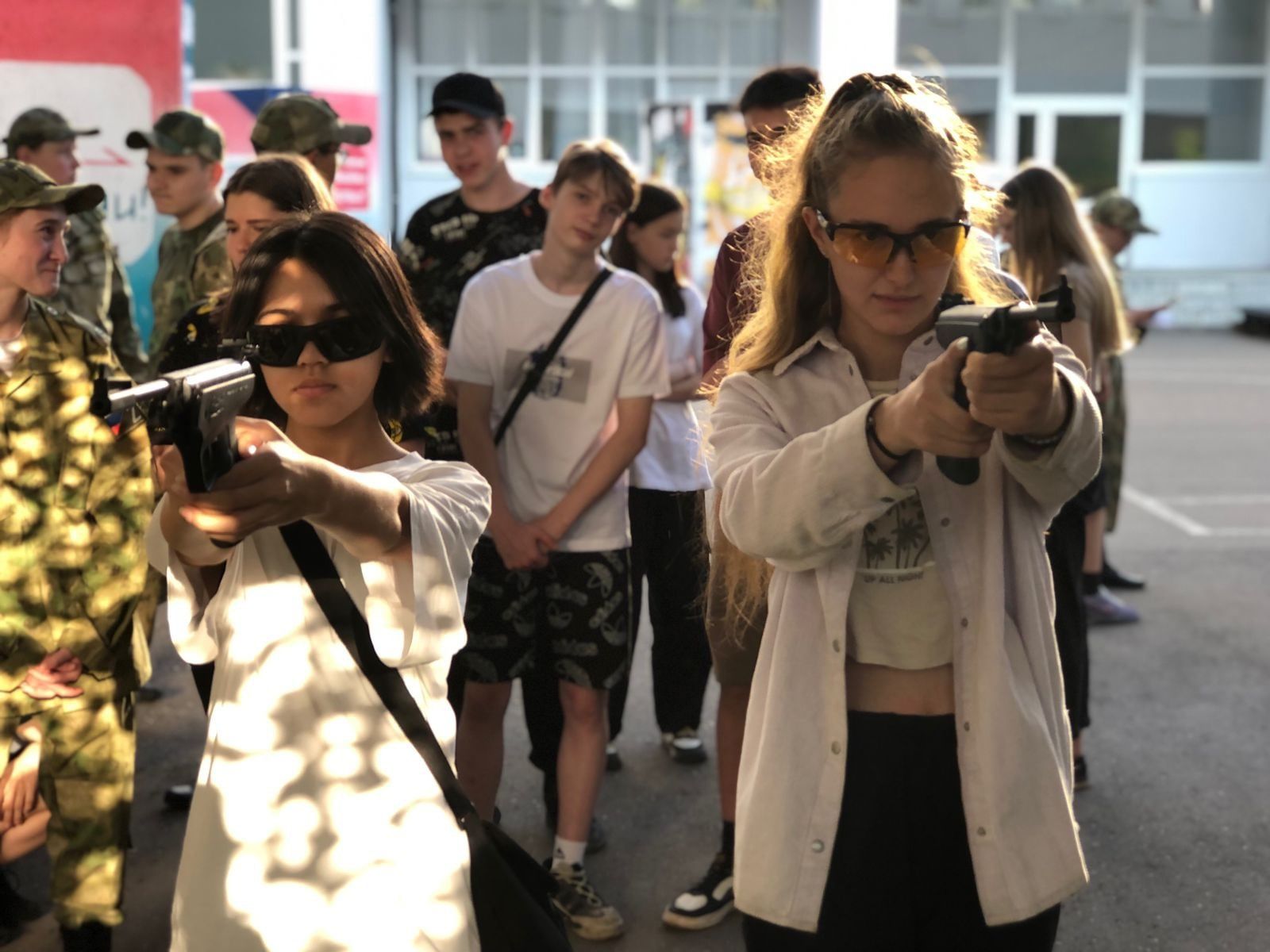 Во Дворце молодежи прошли соревнования по практической стрельбе из пневматического пистолета