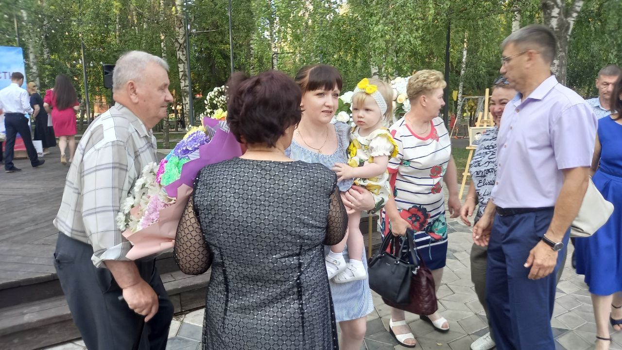 Медали «За любовь и верность», почетный знак города: в Бугульме чествовали семейные пары