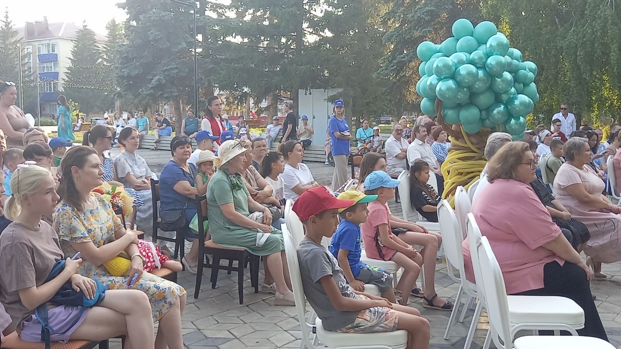 Медали «За любовь и верность», почетный знак города: в Бугульме чествовали семейные пары