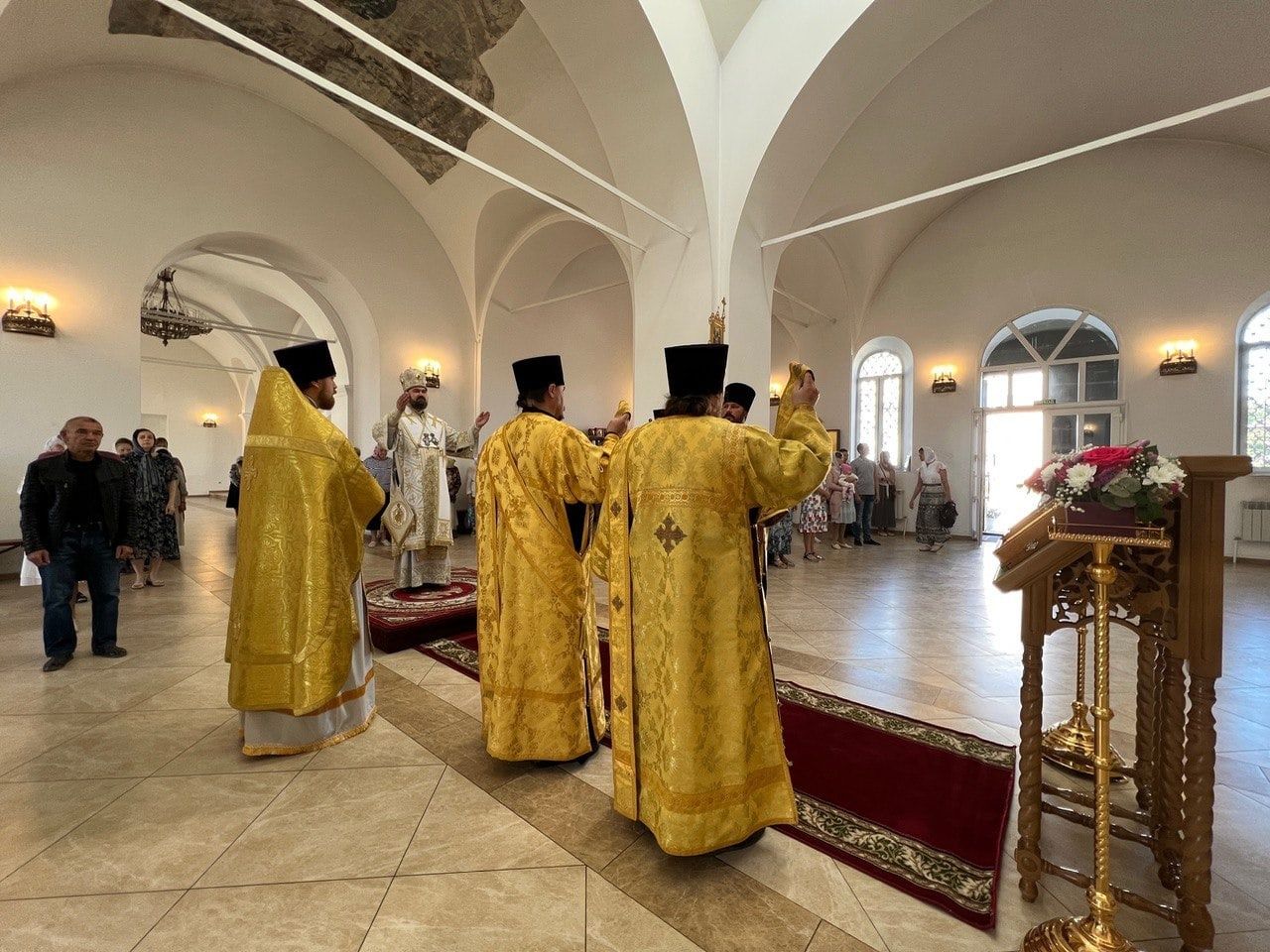Архиерейское богослужение в попразднство Преображения Господня состоялось в монастыре Бугульмы
