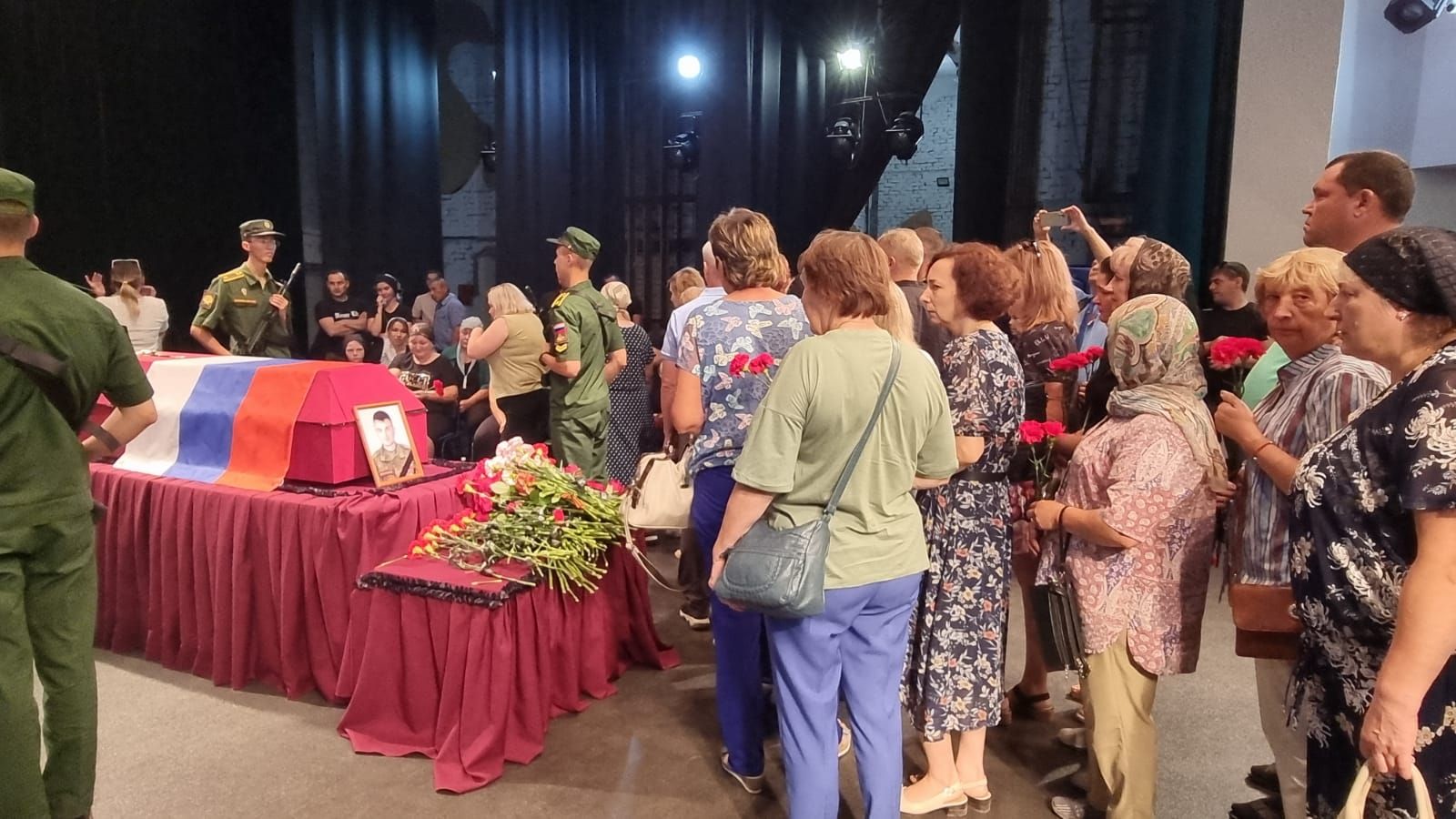 В Бугульме простились с погибшим на СВО Ивановым Дмитрием