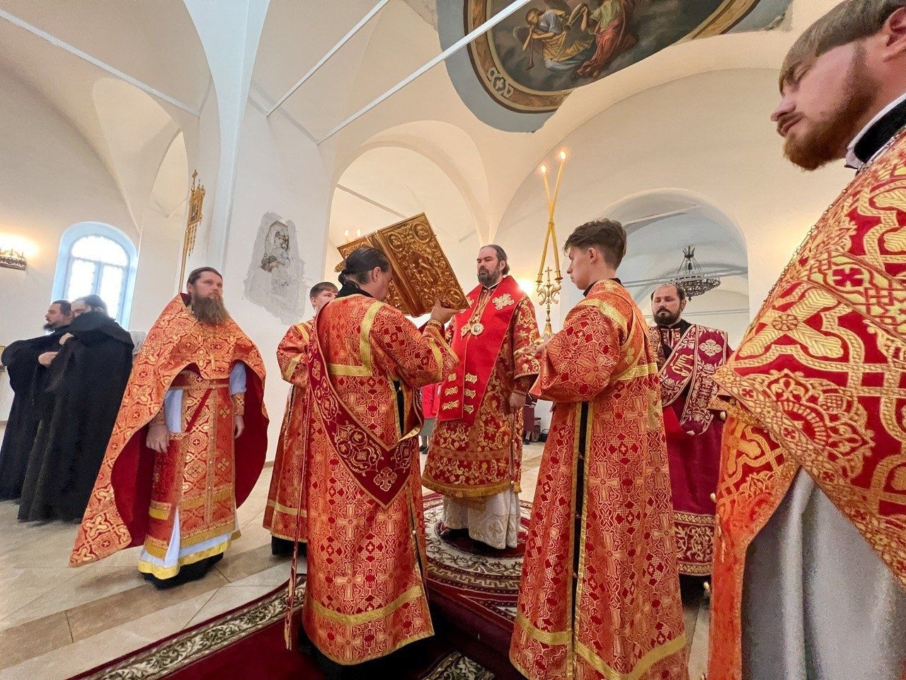 Епископ Мефодий совершил Божественную литургию в Казанско-Богородицком монастыре Бугульмы