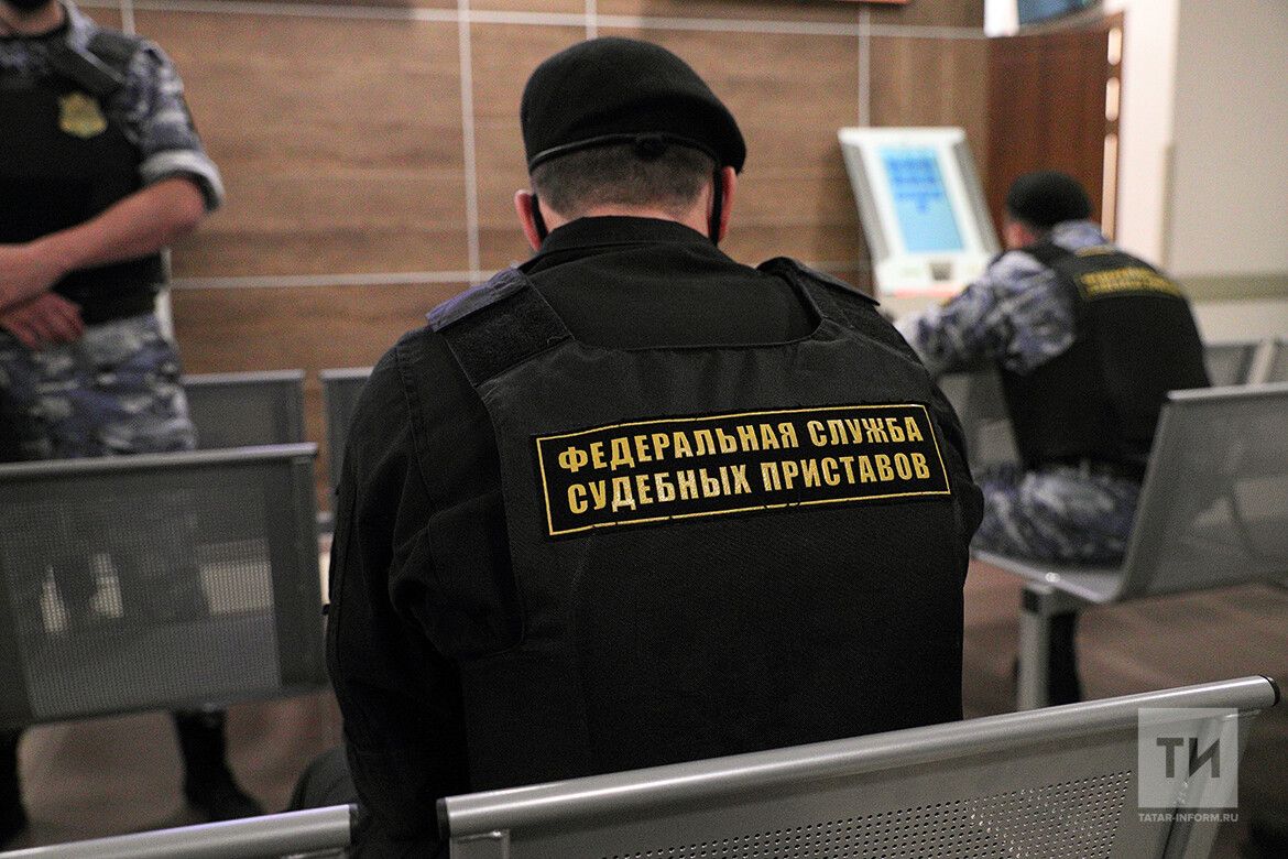 Супруг бугульминки «сбежал» от приставов на арестованной машине