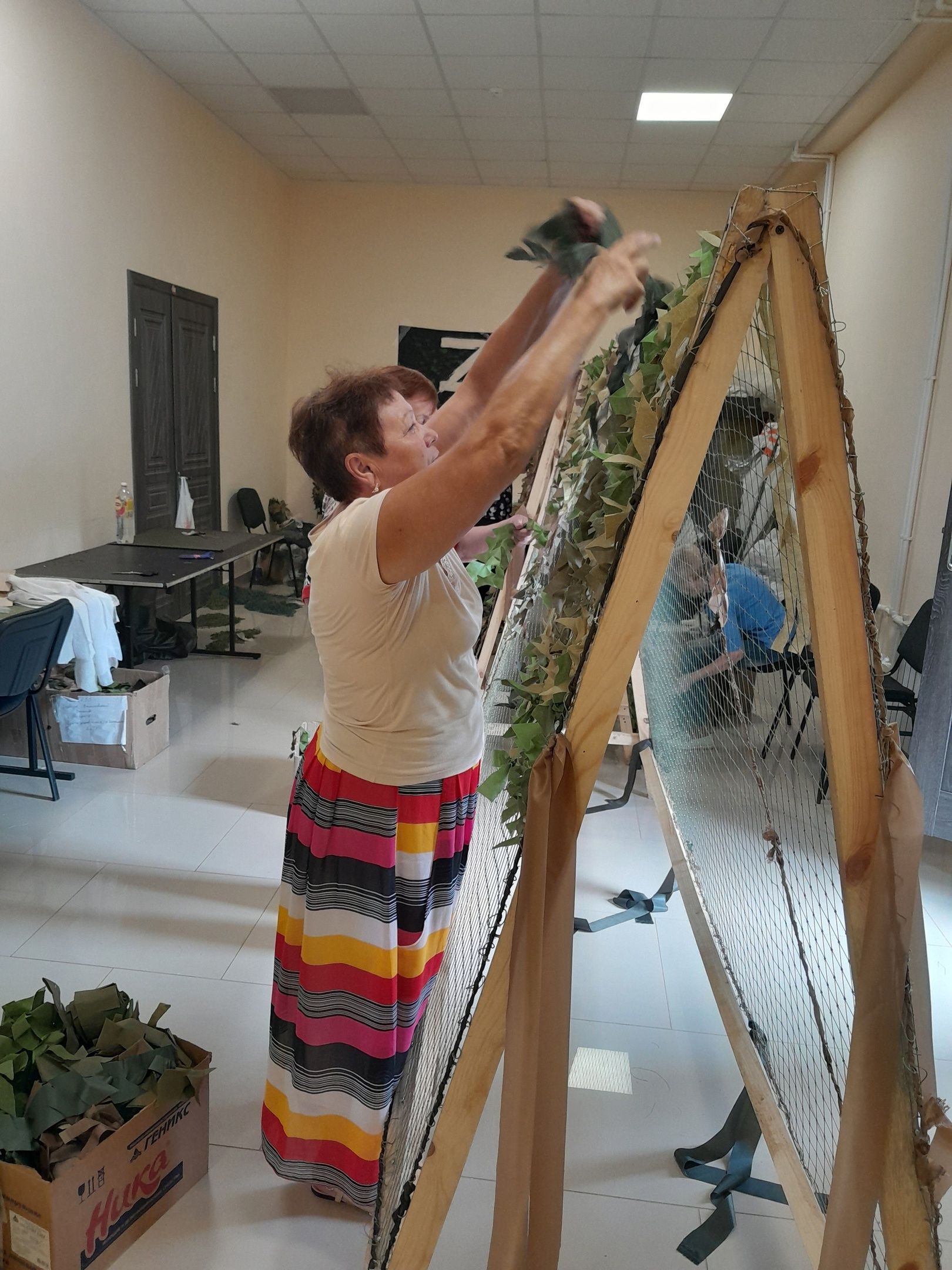 Совет ветеранов поселка Карабаш оказал помощь в плетении маскировочных сетей