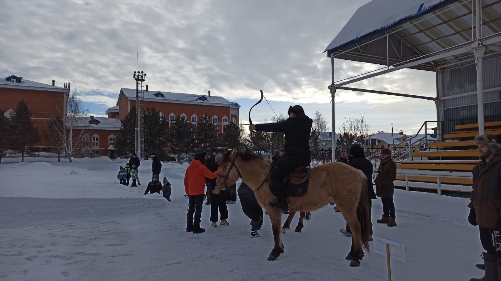 Турнир по борьбе на лошадях «Аударыш» прошел в поселке Карабаш Бугульминского района