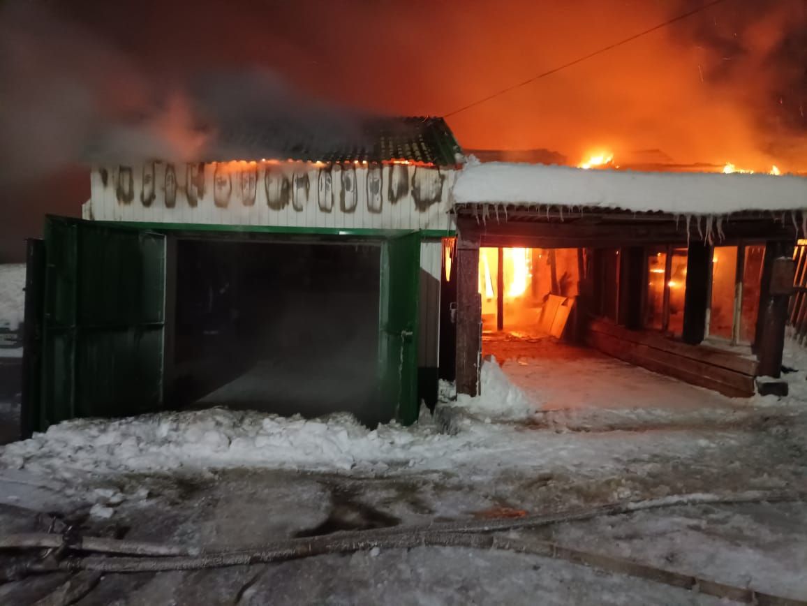 В результате пожара огнем уничтожен дом бугульминки на улице Элеваторной