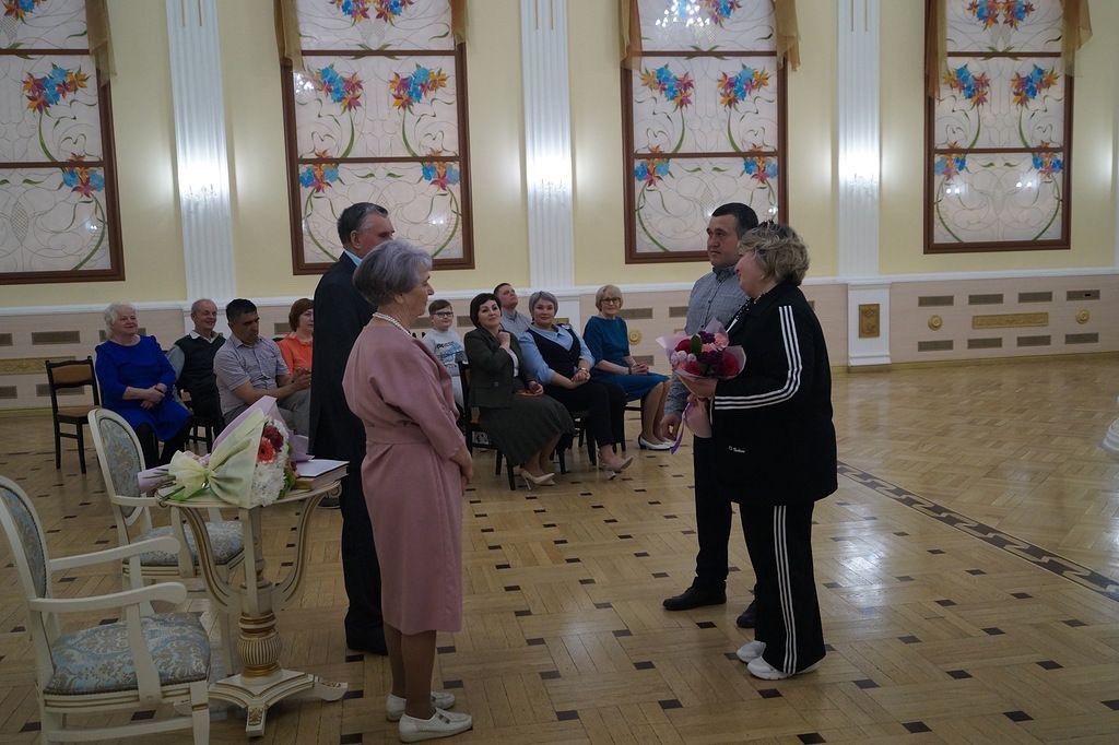 «Счастливы вместе»: В Бугульме супруги Бородины отметили 50-летие совместной жизни