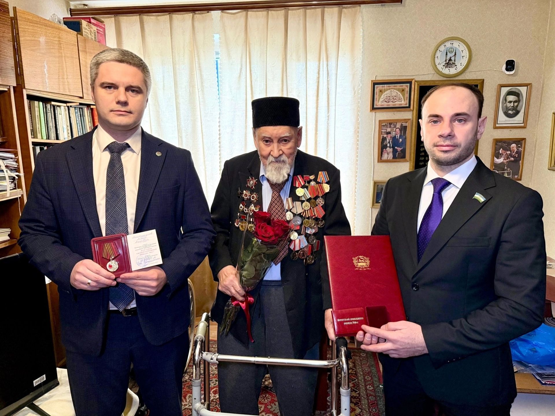 Бөгелмәдә туып үскән 101 яшьлек бөгелмәлегә юбилей медале тапшырылды