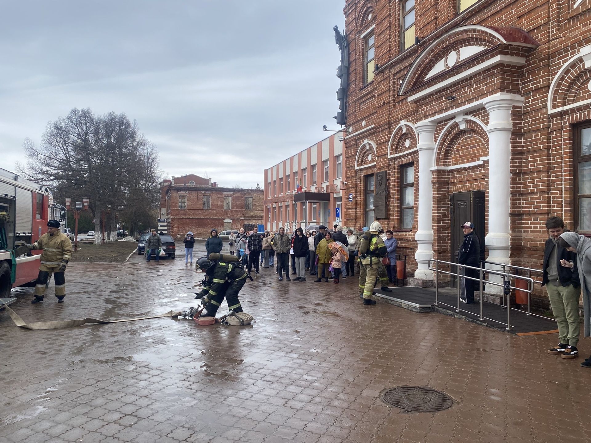 В Бугульминском драмтеатре провели эвакуацию