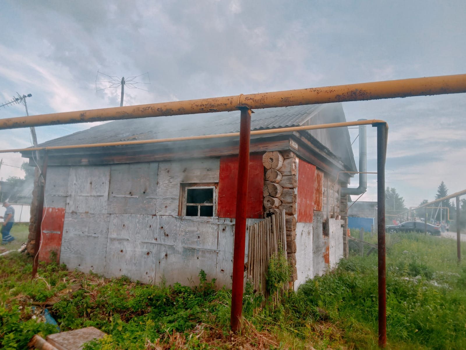Кече Бөгелмә авылында янгын чыккан