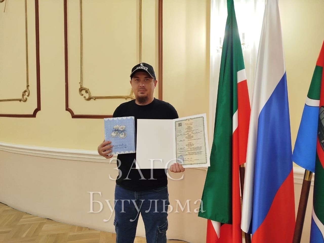 В Бугульме многодетная семья пополнилась восьмым ребенком