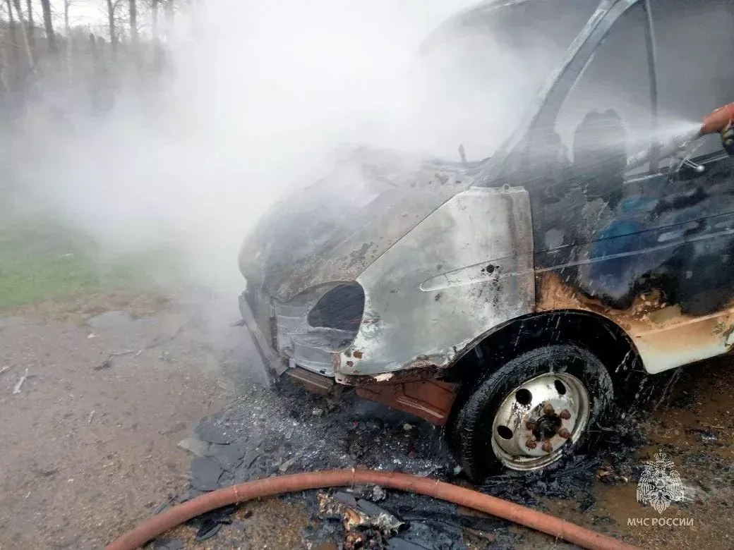 Пожарные потушили «ГАЗель», загоревшуюся на трассе под Бугульмой