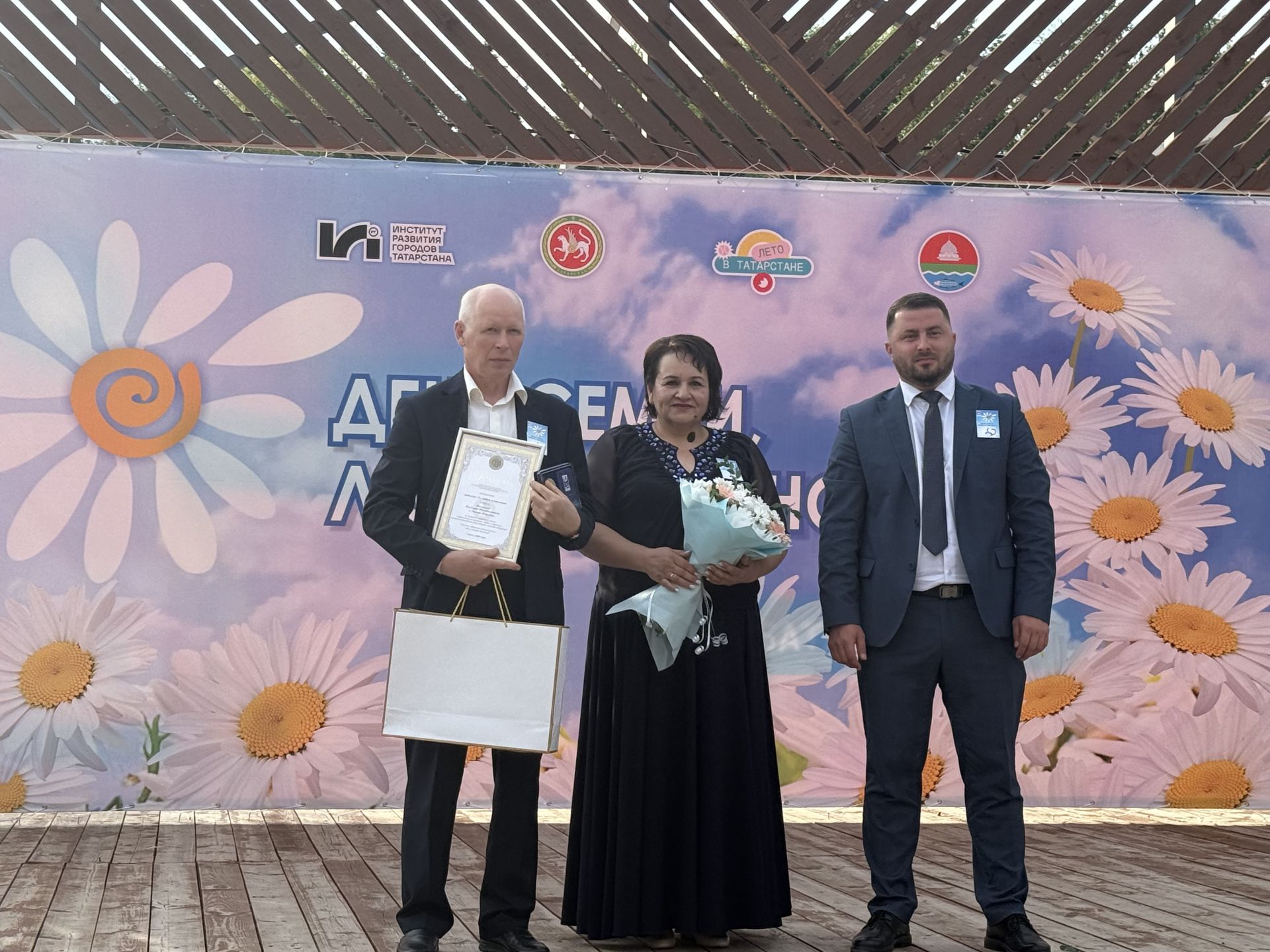 Самые крепкие пары Бугульмы поздравили с Днем семьи, любви и верности