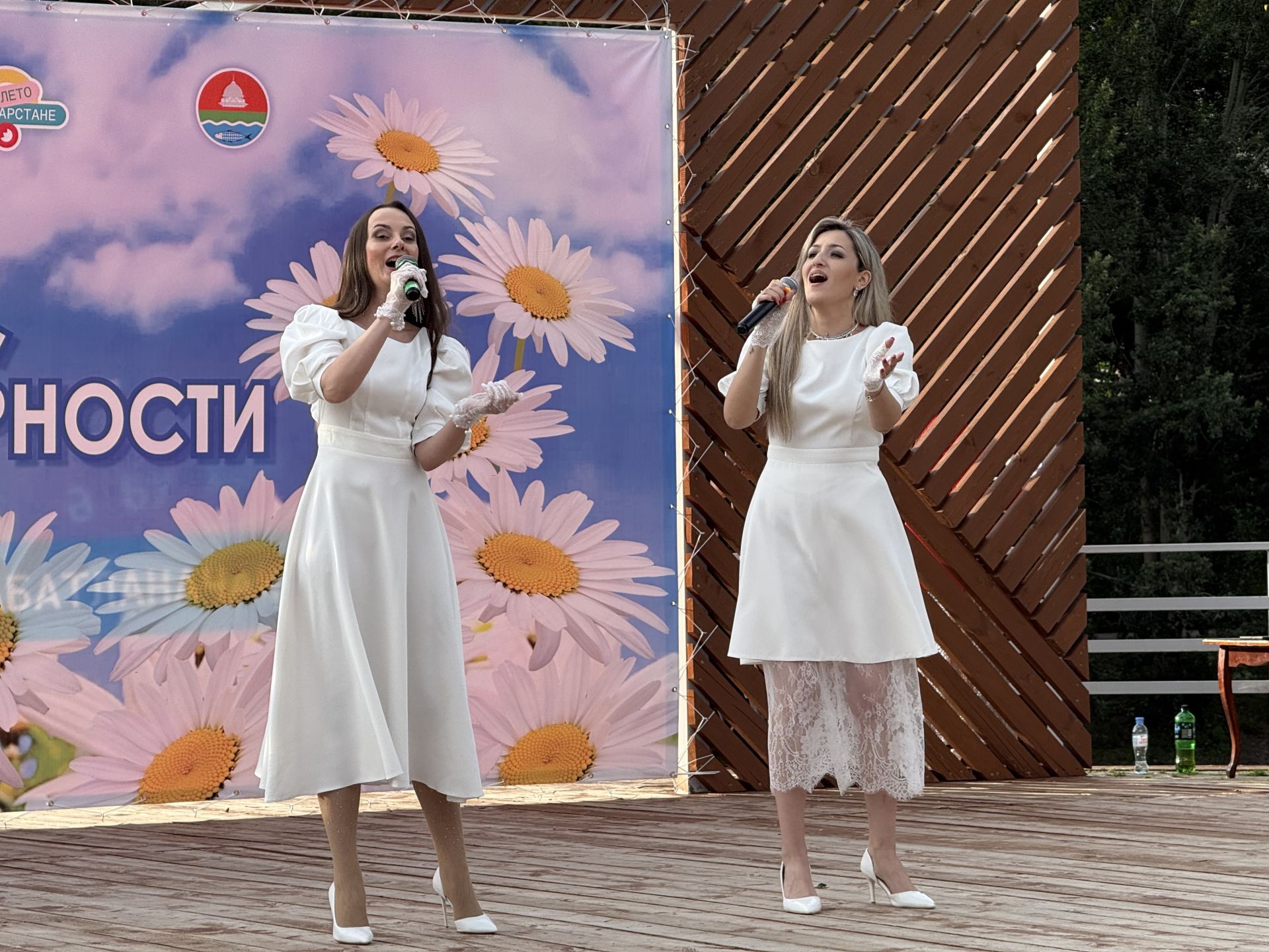 Самые крепкие пары Бугульмы поздравили с Днем семьи, любви и верности