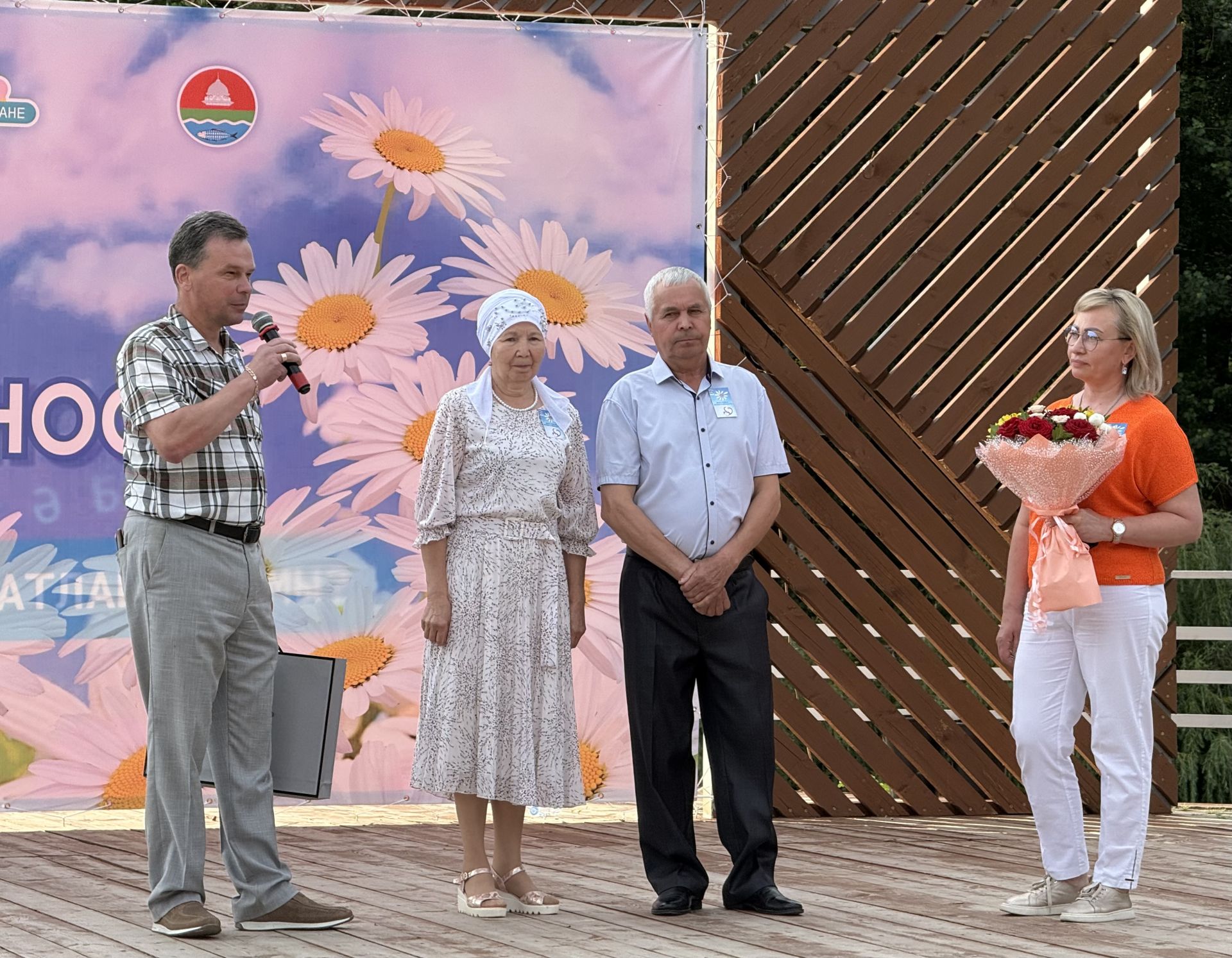 Самые крепкие пары Бугульмы поздравили с Днем семьи, любви и верности