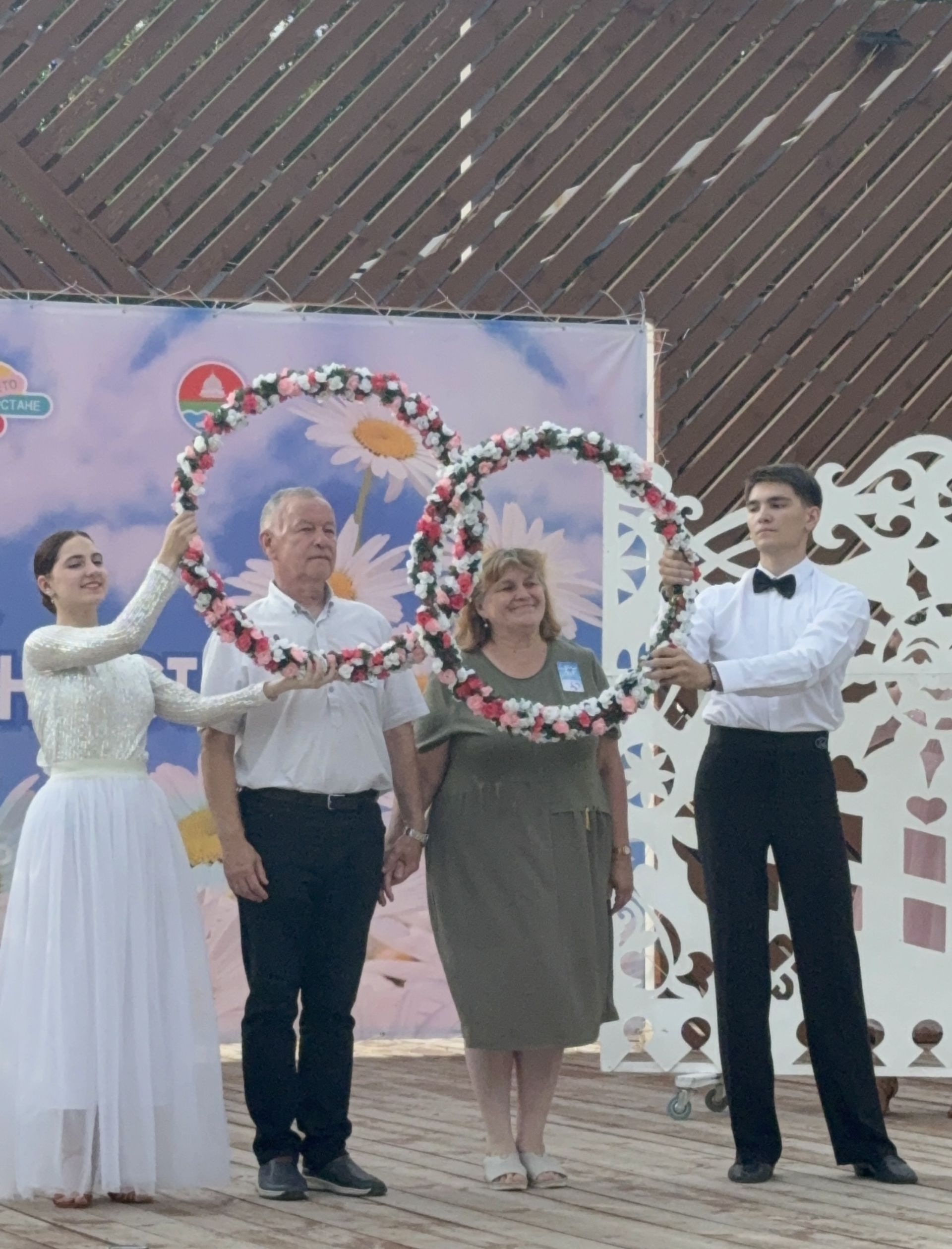 Самые крепкие пары Бугульмы поздравили с Днем семьи, любви и верности