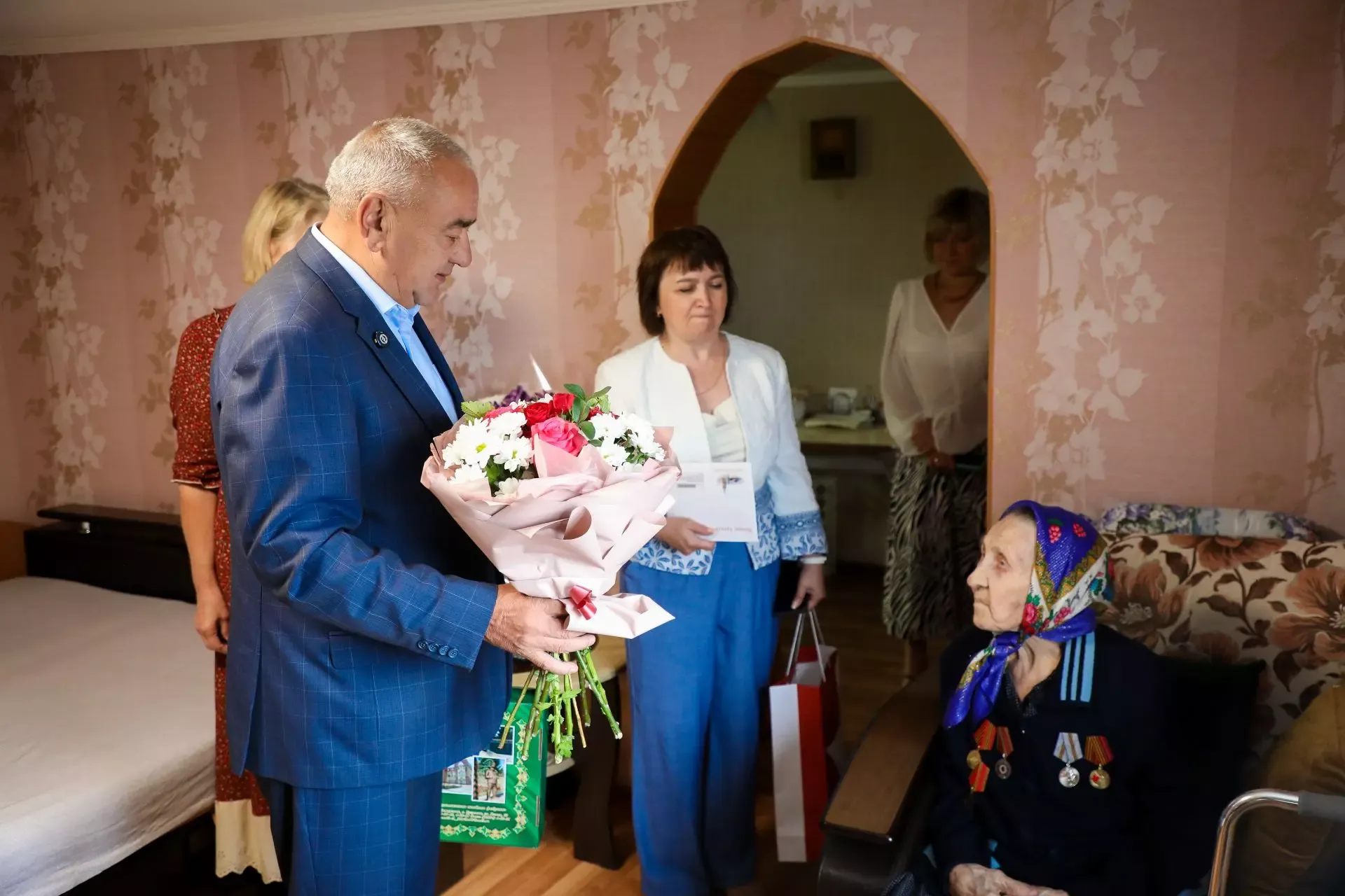 В Бугульминском районе поздравили с 95-летием труженицу тыла Марию Ильиничну Ильину