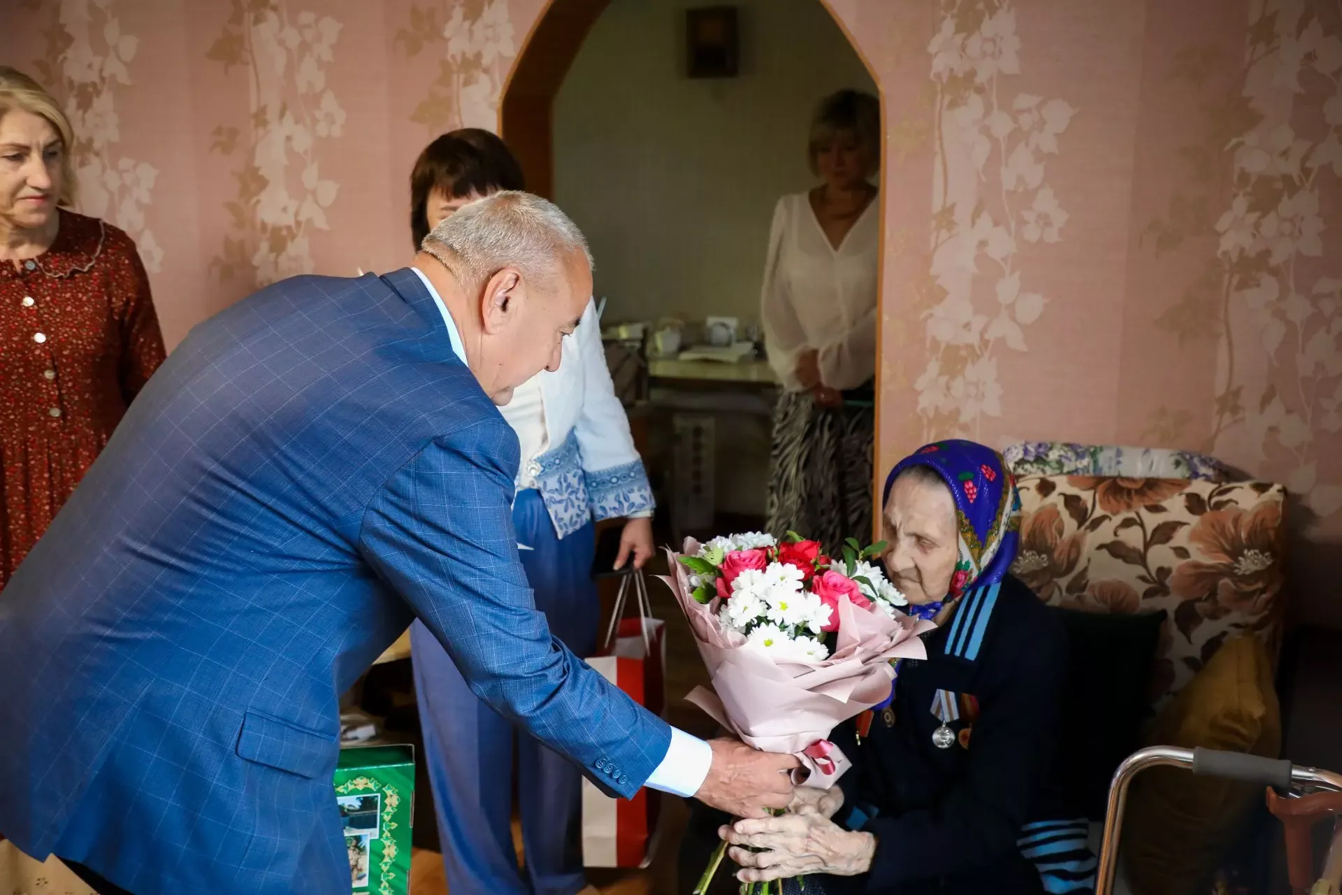 В Бугульминском районе поздравили с 95-летием труженицу тыла Марию Ильиничну Ильину