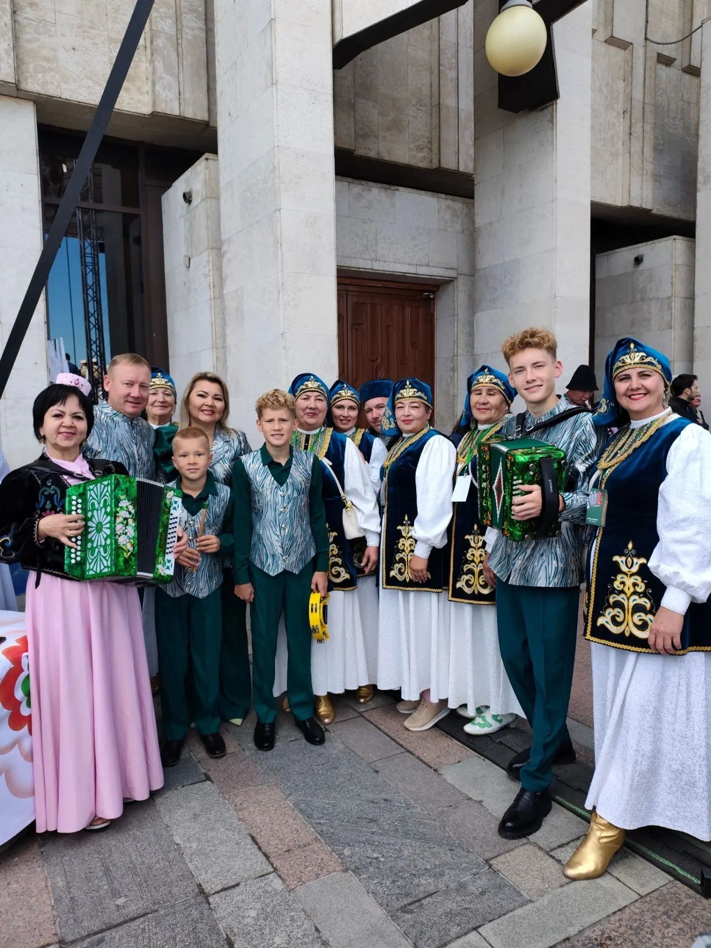 Бөгелмә районы ансамбле Казанда «Уйнагыз, гармуннар!» фестивалендә катнашты