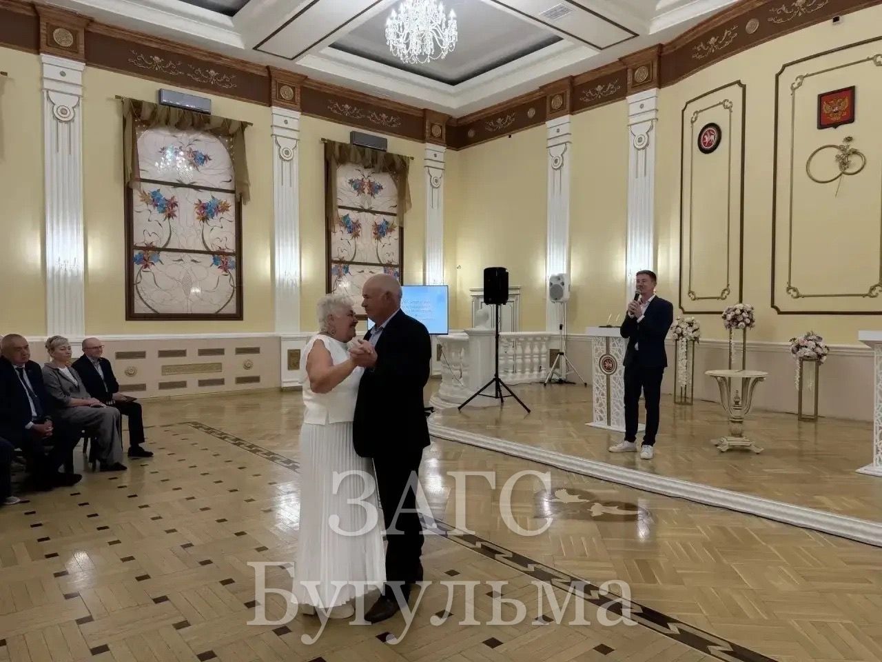 Бөгелмәдән Әхмәтгалимовлар 50 ел бергә гомер итүләрен билгеләп үттеләр
