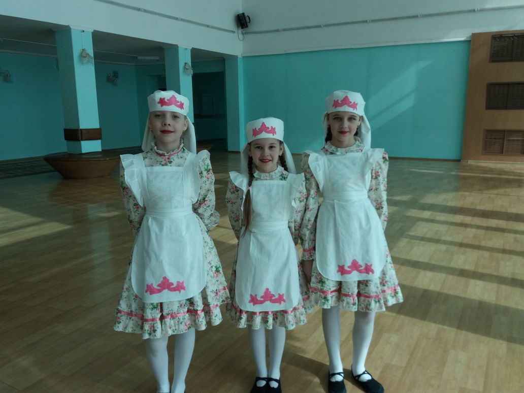 В Бугульме проходят фестиваль "Без бергэ" и выставка изделий народного промысла и фотографий о родном крае