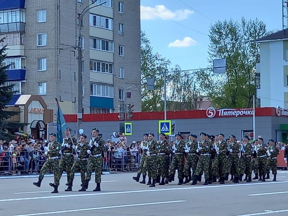 В Бугульме прошел парад в честь 76-й годовщины Великой Победы