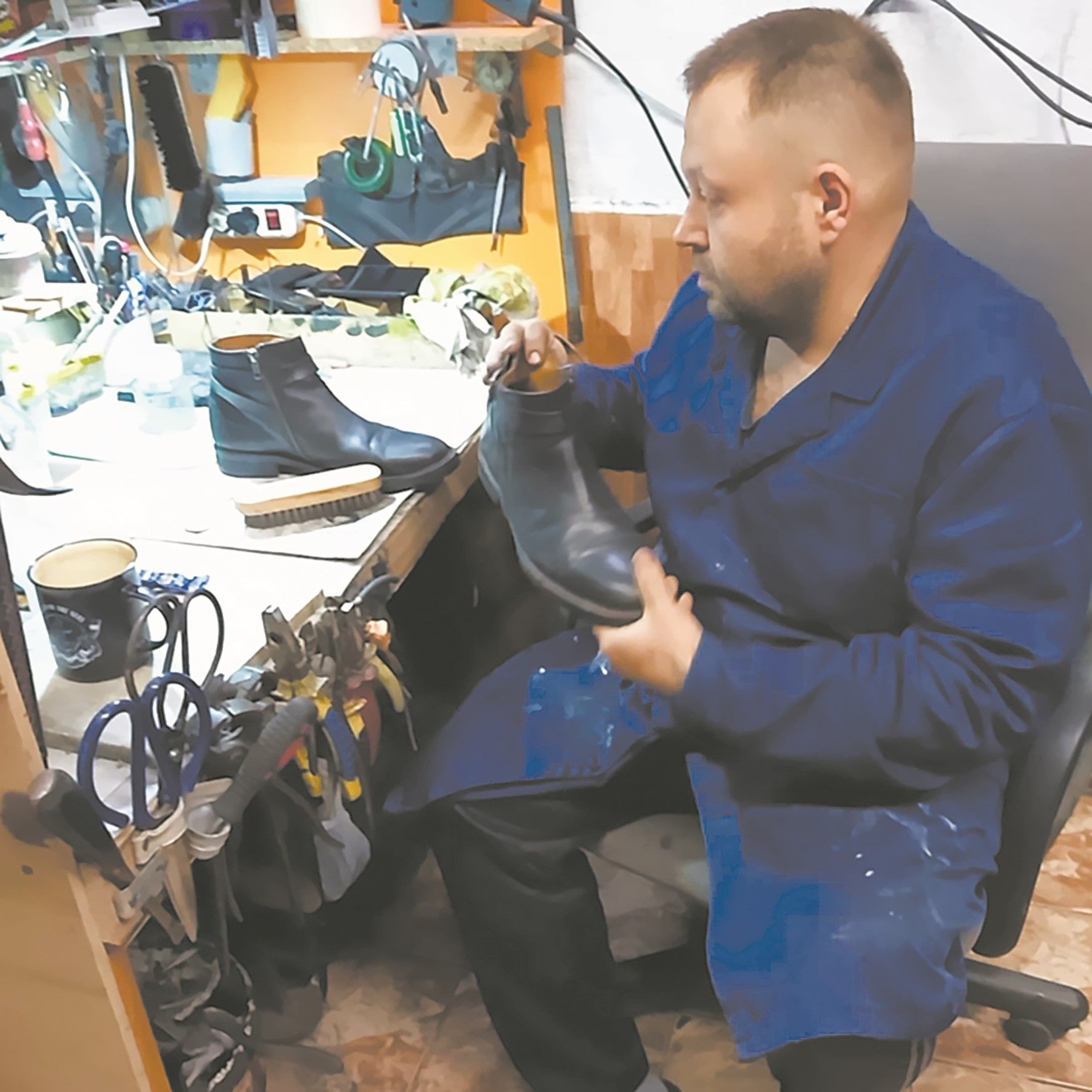 Бугульминский мастер по ремонту обуви Яков Сергеев рассказал о тонкостях своей профессии